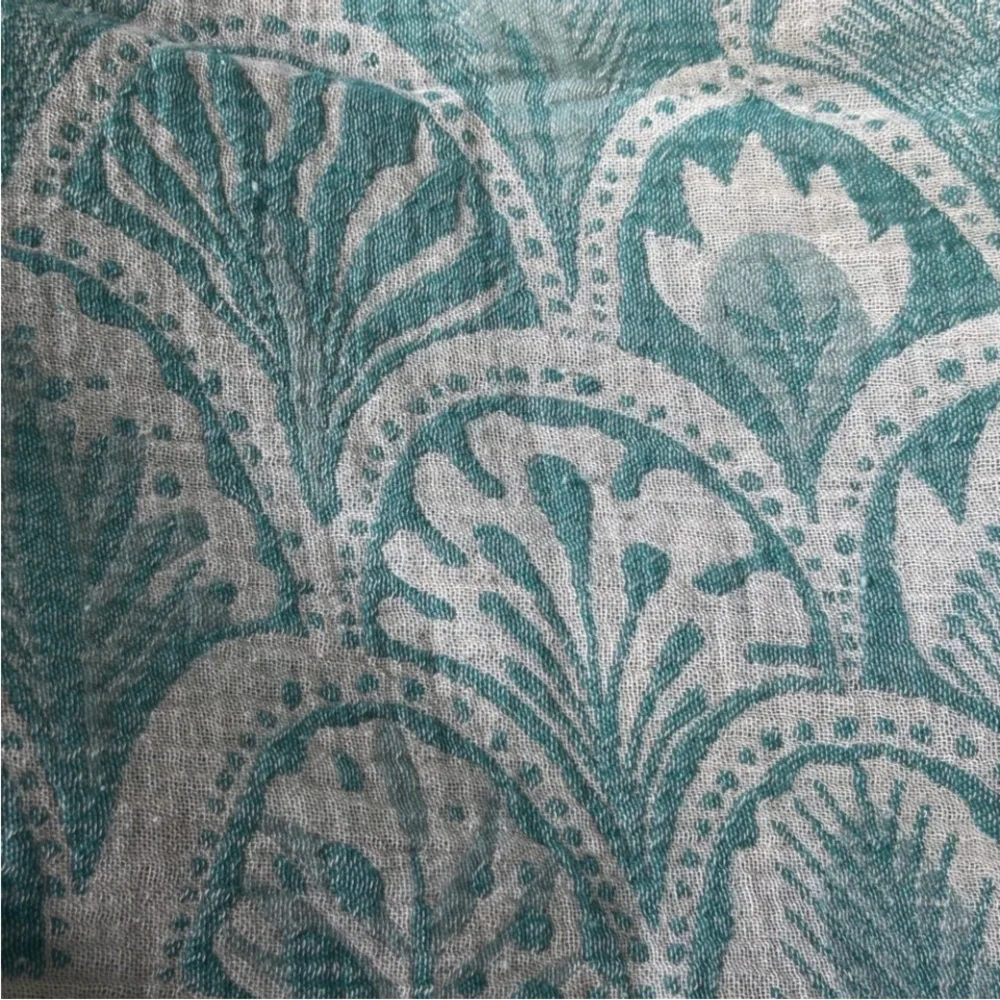 Succulent Bath Beach Towel in Teal Green Ecru White Modern Woven Design 38 x 72 - Picture 15 of 16